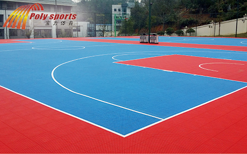 籃球場施工廠家建設(shè)懸浮拼裝籃球場