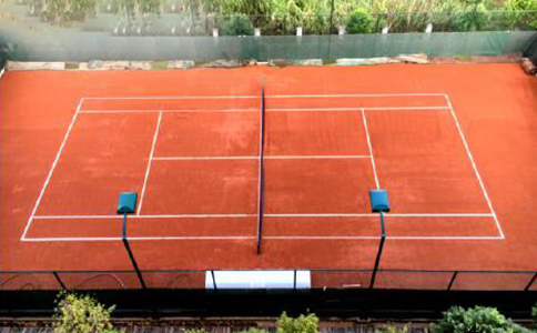紅土網(wǎng)球場(chǎng)