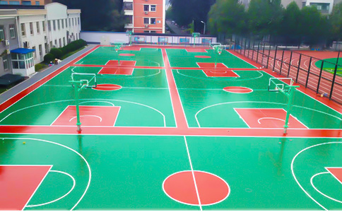 學(xué)校籃球場