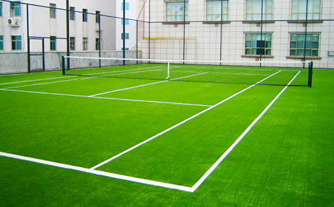 人造草坪網(wǎng)球場(chǎng)