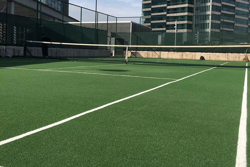 人造草坪網(wǎng)球場