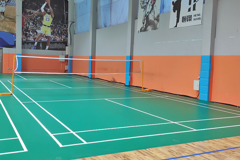 室內(nèi)羽毛球場(chǎng)